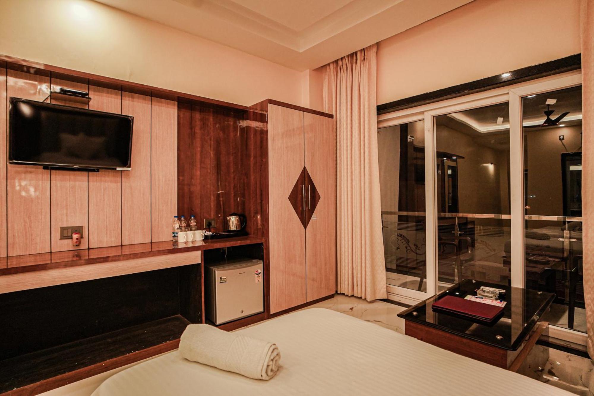 Prasant On Beach Resort !! Lift - Wifi -Restaurant-Parking Facilities-Newly Decorated Room !! Mandarmani Ngoại thất bức ảnh