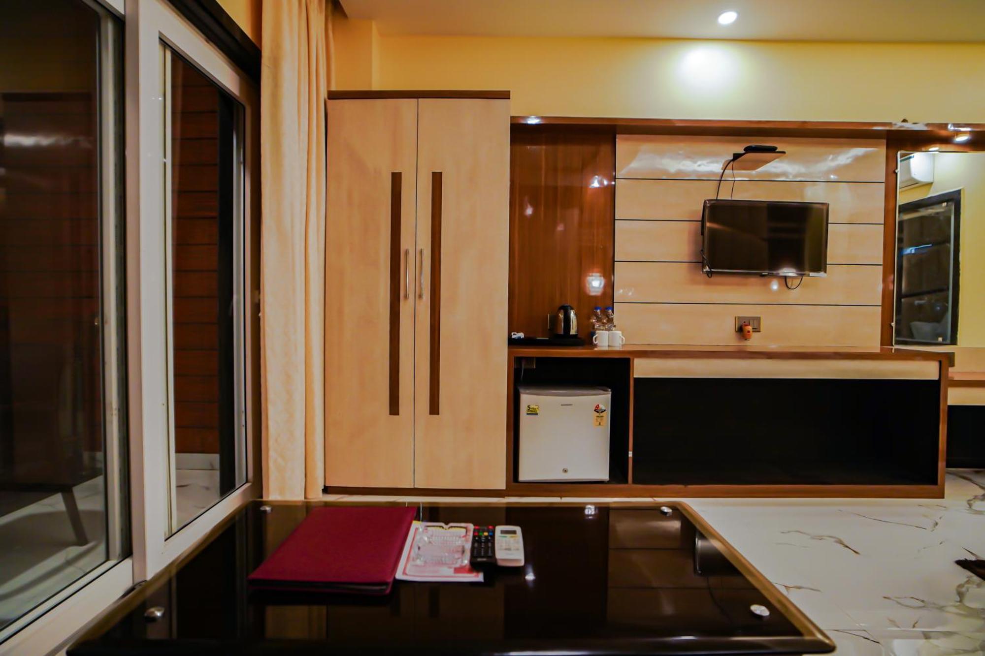 Prasant On Beach Resort !! Lift - Wifi -Restaurant-Parking Facilities-Newly Decorated Room !! Mandarmani Ngoại thất bức ảnh